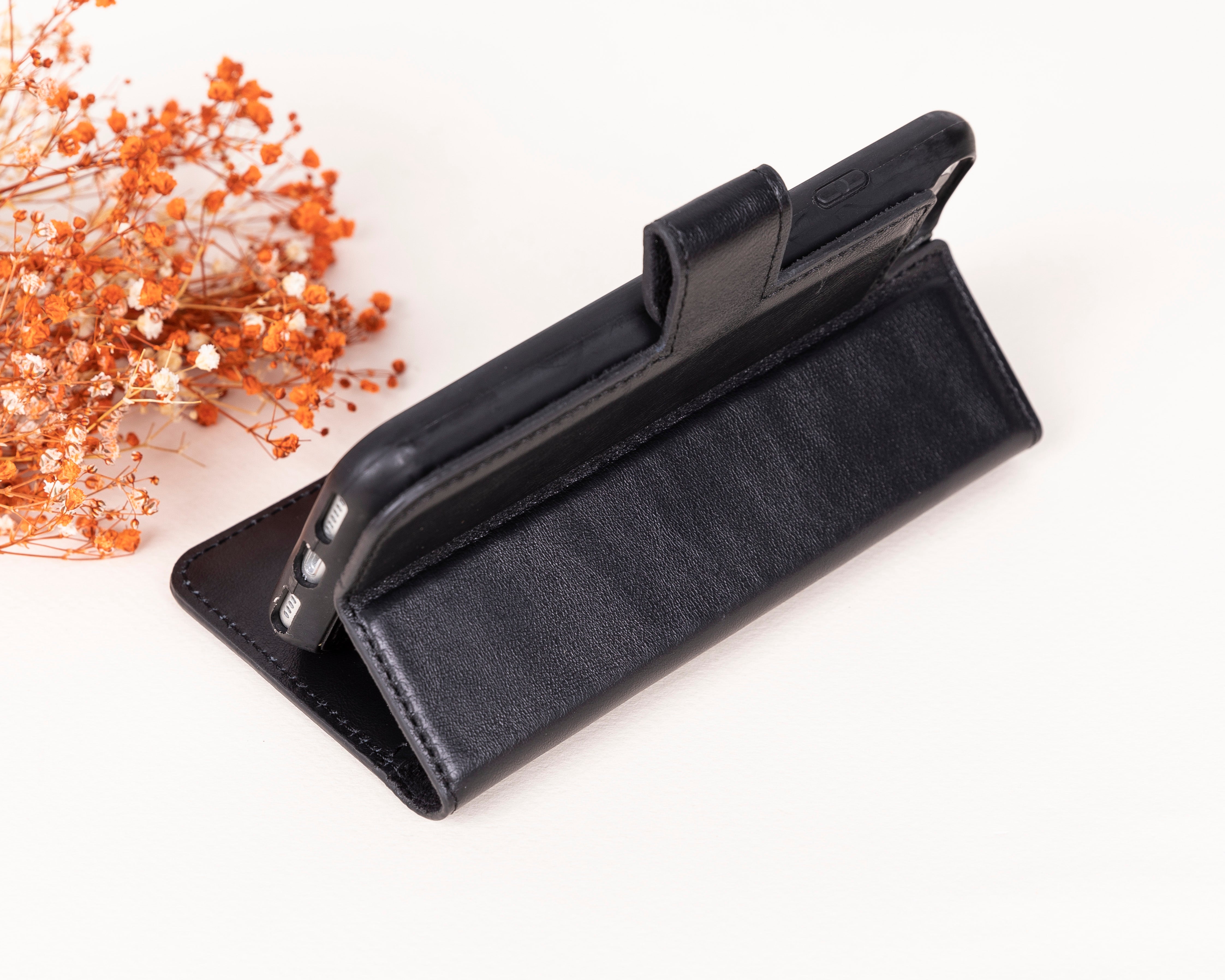 Abnehmbare Lederhülle für iPhone 16E im Wallet-Stil - Magic Wallet