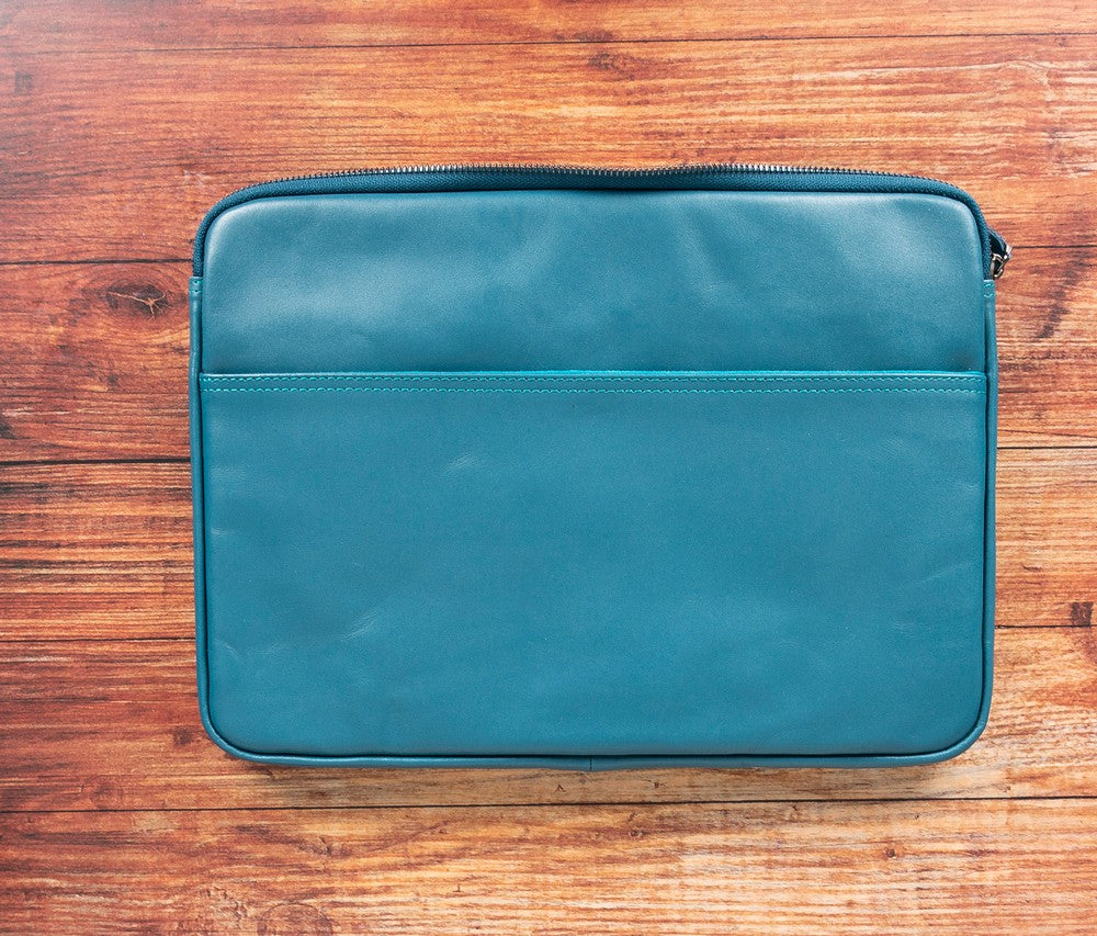 Schlanke Laptop-/Tablet-Tasche aus Leder – Awe