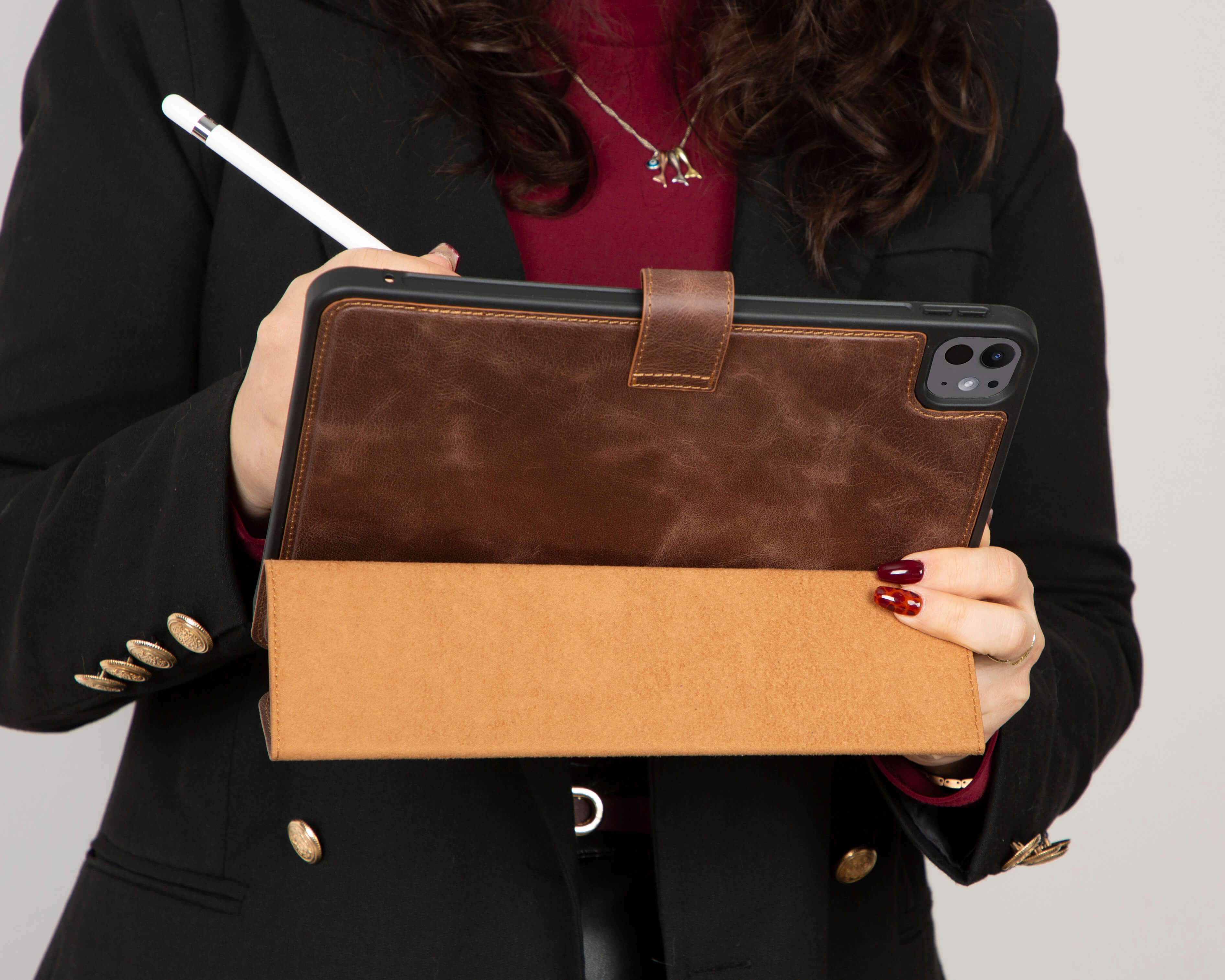 Genuine Leather iPad Pro 11" (2024) Stand Case - Trigon