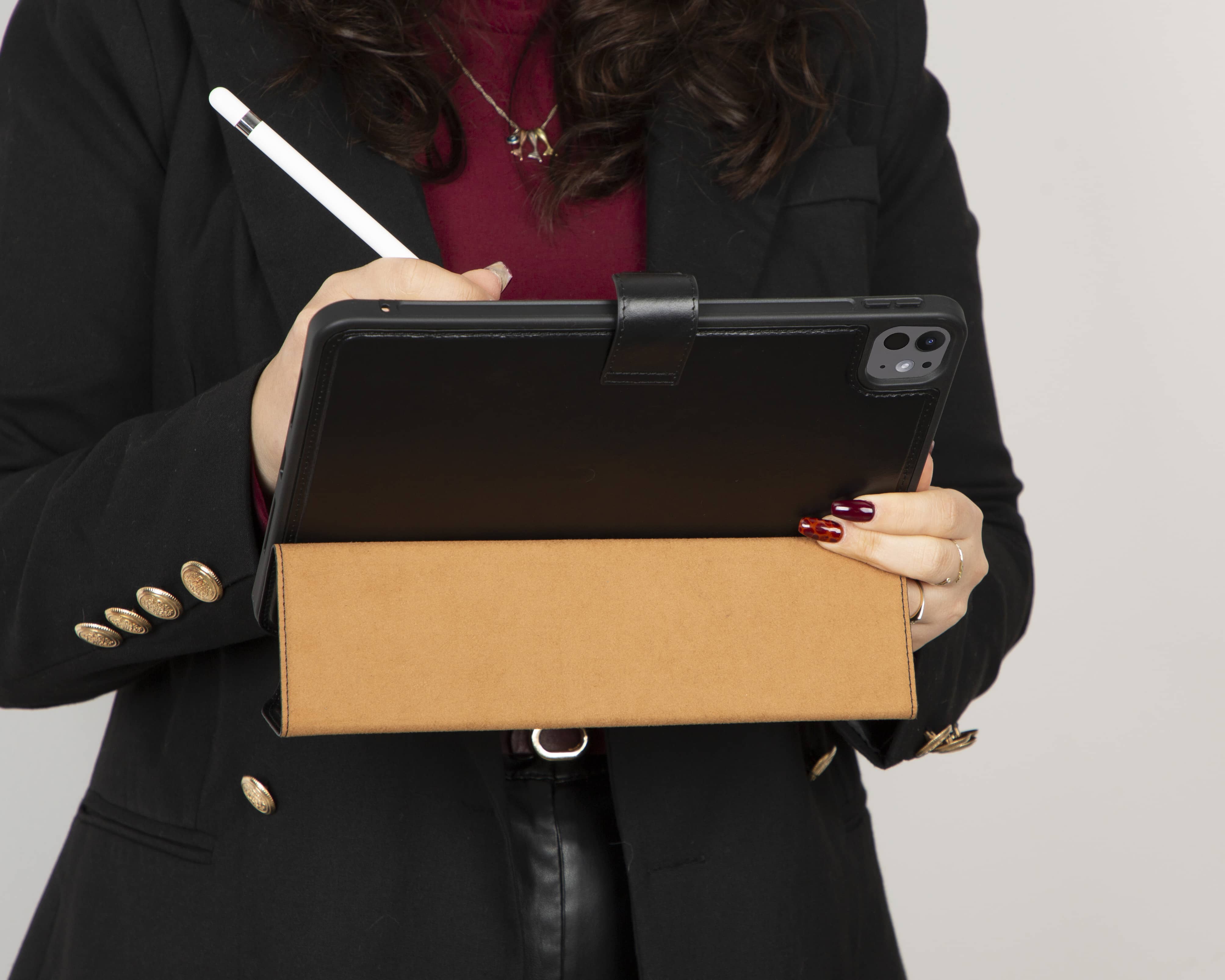 Genuine Leather iPad Pro 11" (2024) Stand Case - Trigon