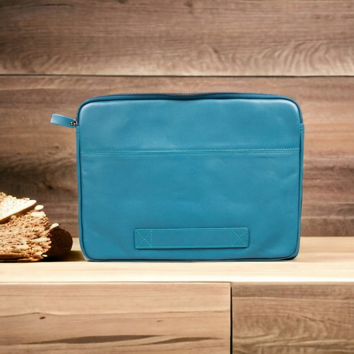Schlanke Laptop-/Tablet-Tasche aus Leder – Awe